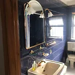 Duplex Em Casa Inteiro. 4 Quartos. Bem Localizada.