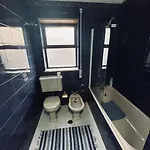 Duplex Em Casa Inteiro. 4 Quartos. Bem Localizada. Apartment Braganca