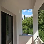 Duplex Em Casa Inteiro. 4 Quartos. Bem Localizada.