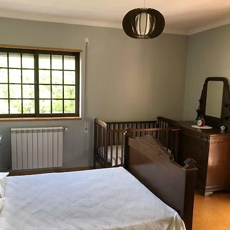 Duplex Em Casa Inteiro. 4 Quartos. Bem Localizada.