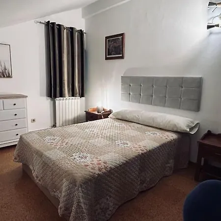 Lägenhet Duplex Em Casa Inteiro. 4 Quartos. Bem Localizada.