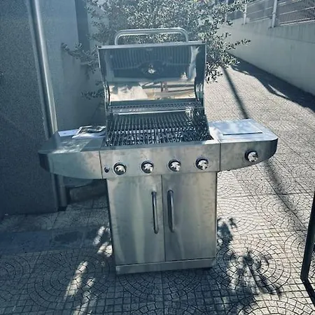 アパート Duplex Em Casa Inteiro. 4 Quartos. Bem Localizada.