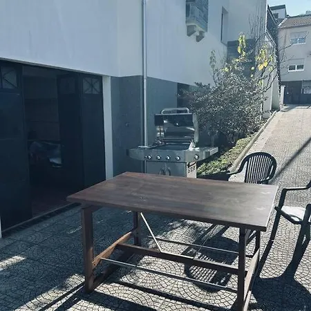 Duplex Em Casa Inteiro. 4 Quartos. Bem Localizada. Apartment *
