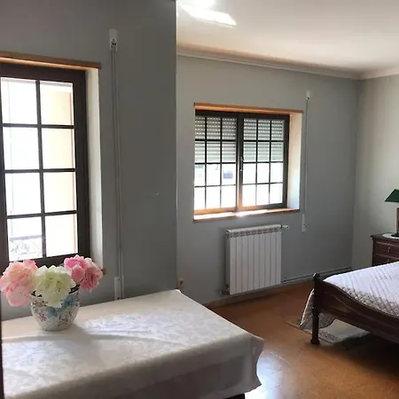 Duplex Em Casa Inteiro. 4 Quartos. Bem Localizada. Bragança