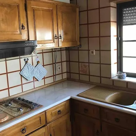 Apartment Duplex Em Casa Inteiro. 4 Quartos. Bem Localizada.