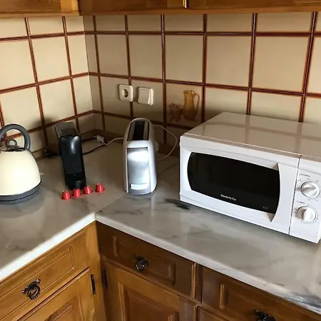 Apartment Duplex Em Casa Inteiro. 4 Quartos. Bem Localizada.